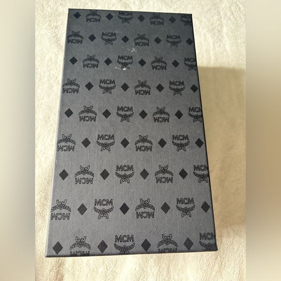 MCM Women's Tan Slide Sandals - Picture 13 of 14